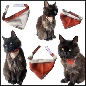 Bandana voor katten en kleine hondjes. Maat XXS in de kleuren roestbruin en beige. Dubbelzijdig te dragen. Halssjaal - halsdoek - dogscarf - hondenfashion - kattenfashion - hondenkleding - kattenkleding - modeaccessoires voor huisdieren - MadeByShuko