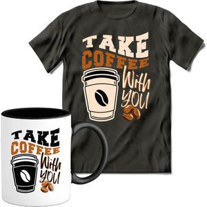 T-Shirtknaller T-Shirt met Koffiemok | Take Coffee With You - Koffie Kleding | Heren / Dames Shirt met Mok Cadeau | Kleur grijs | Maat XL