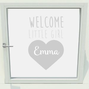 Geboorte Sticker Welcome Little Girl Met Naam - Lichtgrijs - 60 x 91 cm - raam en deur stickers - geboorte stickers