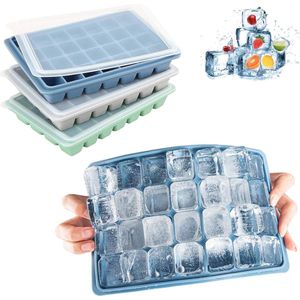 IJsblokjesvorm, 3 stuks siliconen ijsblokjesvormen met deksel, ijsblokjesvormen voor cocktails, whisky, babyvoeding, BPA-vrij, 28 vakken, meerkleurig