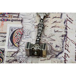 [Two Ravens] Thor's Hamer Ketting - Mjolnir Hanger - Thor Hamer met Valknut Symbool en Wolfhoofd - Viking Sieraden - Noorse Mythologie - Pagan - Thor's Hammer - Asatru - Spiritueel