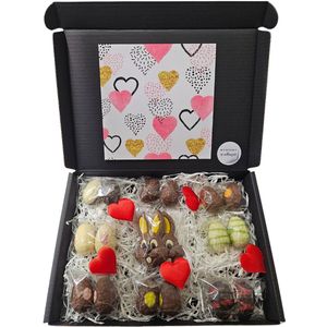 Paaseieren Proeverij Pakket Deluxe 'Love - Hartjes' | Met originele Mystery Card met persoonlijke videoboodschap | proeverij van 9 smaken