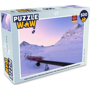 Puzzel Trein door het sneeuwlandschap van Zwitserland bij zonsopkomst - Legpuzzel - Puzzel 500 stukjes