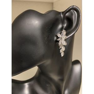 Met zirkoon versierde oorbellen | Moederdag | Verjaardagscadeau| Cadeautje| Valentijnsdag| Kado | sieraden | vaderdag | oorbellen | oorsieraden