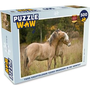 Puzzel Twee knuffelende fjord paarden in de herfst - Legpuzzel - Puzzel 500 stukjes