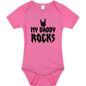 Daddy rocks tekst baby rompertje roze meisjes - Kraamcadeau/ Vaderdag cadeau - Babykleding 80