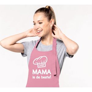Keukenschort Chef Mama is de Beste! - Heren Dames - Horecakwaliteit - One size - Verstelbaar - Wasbaar - Cadeau Verjaardag Feest Grappig Geintje Jubileum Pensioen Zomaar Bedankt BBQ - Roze