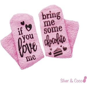 SilverAndCoco® - Chocolade Sokken / Gekke Vrolijke Foute Roze Happy Kleding / Leuke Grappige Dikke Warme Dames Socks / Verjaardag Geschenk accessoires Sok Outfit Katoen / Vrouwen cadeau met Tekst