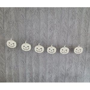 Studio Saar- Halloween - 6 Hangers - Halloween versiering - decoratie - Halloween slinger maken - zelf inkleuren - kinderen - knutselen Halloween - knutselsetje - knutsel pakketje