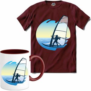 Windzeilen Met Zeiler | Wind zeilen - Boot - Zeilboot - T-Shirt met mok - Unisex - Burgundy - Maat M