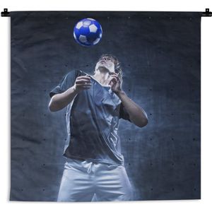 Wandkleed Voetbal - Hooghoudende voetballer Wandkleed katoen 90x90 cm - Wandtapijt met foto