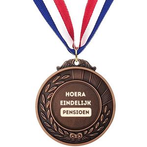 Akyol - hoera eindelijk pensioen medaille bronskleuring - Pensioen - ouderen senioren - cadeau gefeliciteerd