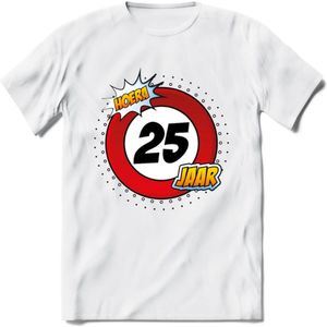 25 Jaar Hoera Verkeersbord T-Shirt | Grappig Verjaardag Cadeau | Dames - Heren | - Wit - XL