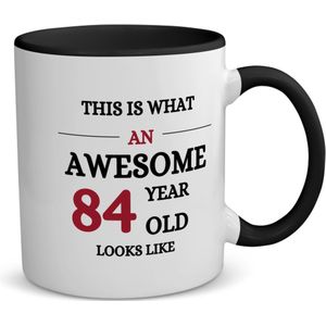 Akyol - this is what an awesome 84 year old looks like koffiemok - theemok - zwart - Hoera 84 jaar - iemand die 84 jaar is geworden - de jarige - verjaardagscadeau - kado - geschenk - gift - leuke verjaardagscadeau - felicitatie - 350 ML inhoud