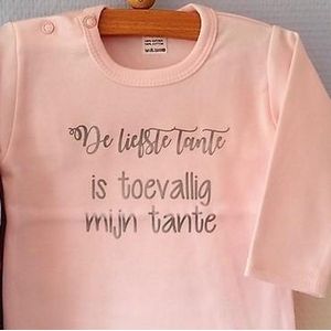 Baby Rompertje lichtroze meisjes met tekst | De liefste Tante is toevallig mijn Tante  | lange mouw | roze met zilver | maat 62/68