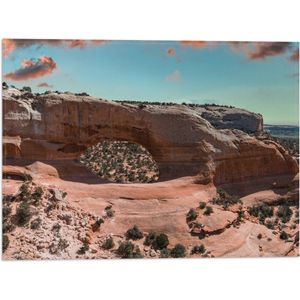 WallClassics - Vlag - Uitzicht vanaf Rots over Wolken en Rotsen in het Arches National Park in Utah, Amerika - 40x30 cm Foto op Polyester Vlag