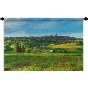 Wandkleed Toscaanse landschappen - Een veld met rode bloemen in het Italiaanse Toscane Wandkleed katoen 150x100 cm - Wandtapijt met foto