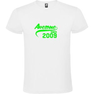 Wit T-Shirt met “Awesome sinds 2009 “ Afbeelding Neon Groen Size XXL
