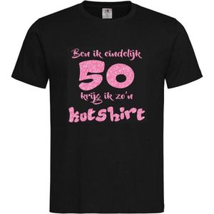 T-shirt Unisex Volwassenen Lol - carnaval - kermis - feestje - grappig - verjaardag Tekst ""Ben ik eindelijk 50 krijg ik zo'n kutshirt"" Op Voorkant | korte mouw | Zwart/Roze GLITTER | maat XL