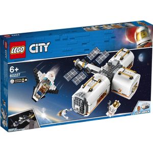 LEGO City Ruimtevaart Ruimtestation Op de Maan - 60227