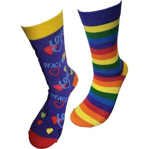 Verjaardag cadeau - Pride Love sokken - Regenboog sokken - vrolijke sokken - valentijn cadeau - aparte sokken - grappige sokken - leuke dames en heren sokken - moederdag – vaderdag – kerst cadeau - Socks waar je Happy van wordt - Maat 42-47