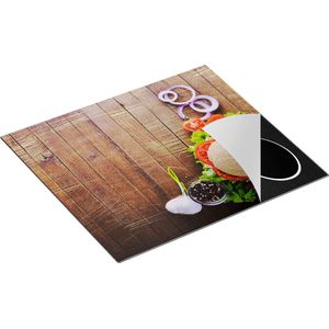 Chefcare Inductie Beschermer Hamburger op Bruine Houten Planken - 59x51 cm - Afdekplaat Inductie - Kookplaat Beschermer - Inductie Mat