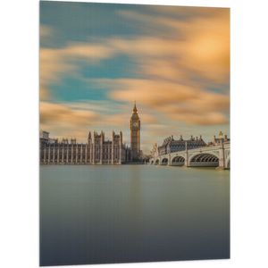 WallClassics - Vlag - Big Ben aan het Water - Londen - 70x105 cm Foto op Polyester Vlag