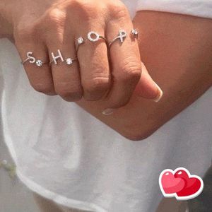 Zilveren Ringen - Letter ring C met zirkonia | Verstelbaar ring met letter C | 925 Sterling Zilver - 925 Keurmerk Stempel - 925 Zilver Certificaat - In Leuke Cadeauverpakking - Moederdag tip!