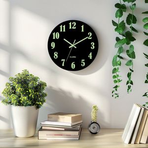 CLORD Lichtgevende Wandklok 30cm - Glow In The Dark - Geluidloos Stil Uurwerk - Moderne Klok - 12 Inch - Zwart Design