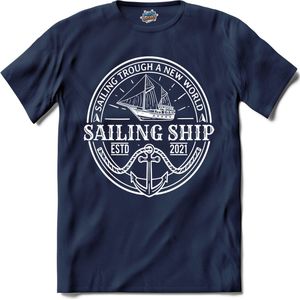 Sailing Trough A New World | Wind zeilen - Boot - Zeilboot - T-Shirt - Unisex - Navy Blue - Maat 4XL