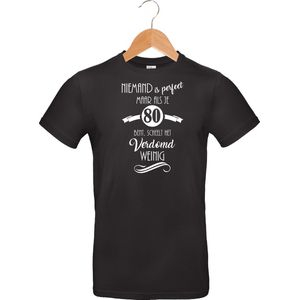 mijncadeautje - T-shirt unisex - zwart - Niemand is perfect - 80 jaar - maat XL