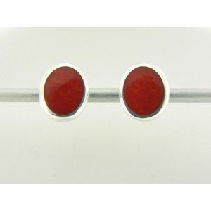 Fijne ovale zilveren oorstekers met rode koraal steen