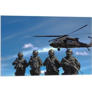 WallClassics - Vlag - Rij Soldaten bij Legerhelikopter - 75x50 cm Foto op Polyester Vlag