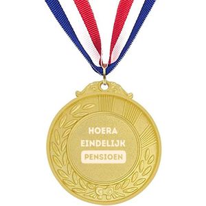 Akyol - hoera eindelijk pensioen medaille goudkleuring - Pensioen - ouderen senioren - cadeau gefeliciteerd