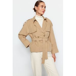 Trendyol Vrouwen Raglanmouwen Dubbele rij knopen Beige oversized trenchcoat met brede snit en riem TWOAW24TR00011