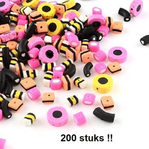 Polymeer klei kralen, assortiment Engels drop, van 8x5x5 tot 13x13x5mm. Per 200 stuks !!