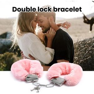 Metalen Handboeien BDSM I Met Imitatie Bont I Plushe I Incl. 2 Sleutels I Roze