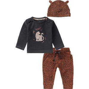 Noppies - Kledingset - 3delig - Broek bruin met Panterprint -Shirt antraciet grijs - Muts Panterprint - Maat 68