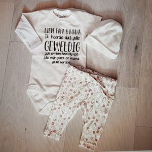 pyjama Baby pakje cadeau geboorte meisje jongen set met tekst aanstaande zwanger kledingset pasgeboren unisex  romper lange mouw wit en broekje| Huispakje | Kraamkado | Gift Set babyset kraamcadeau babygeschenkset