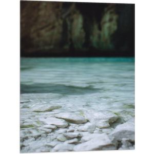 WallClassics - Vlag - Lichte Stenen aan Wateroppervlak - 60x80 cm Foto op Polyester Vlag