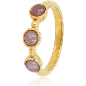 My Bendel Goudkleurige ring met drie Lilac Quartz edelstenen - Subtiele edelstenen in Lilac Quartz verwerkt in een goudkleurige ring - Met luxe cadeauverpakking