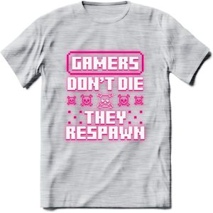 Gamers don't die pixel T-shirt | Neon Roze | Gaming kleding | Grappig game verjaardag cadeau shirt Heren – Dames – Unisex | - Licht Grijs - Gemaleerd - 3XL