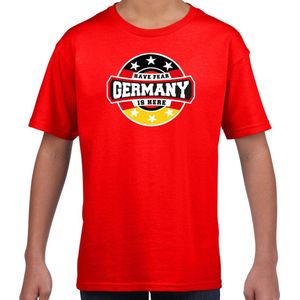 Have fear Germany is here t-shirt met sterren embleem in de kleuren van de Duitse vlag - rood - kids - Duitsland supporter / Duits elftal fan shirt / EK / WK / kleding 134/140