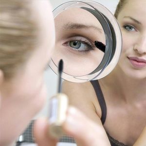 Make up spiegel/ Vergrootspiegel - 10 x vergrotend - met zuignappen