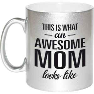 This is what an awesome mom looks like tekst cadeau mok / beker - zilver - Moederdag - 330 ml