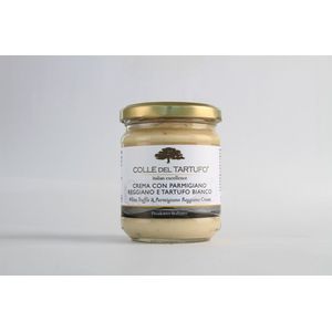 Witte truffel saus Parmigiano Reggiano-Parmezaan-Italie