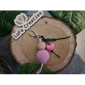 Sleutelhanger gelukspoppetje juf, Zwarte letters + roze hartje