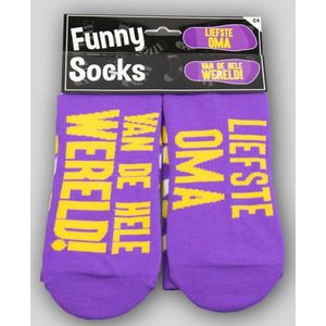 Sokken - Funny socks - Liefste Oma van de wereld! - In cadeauverpakking met gekleurd lint