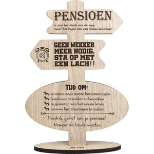 Wegwijzer pensioen - houten wenskaart - kaart van hout - gepensioneerd - gepersonaliseerd - 17.5 x 25 cm