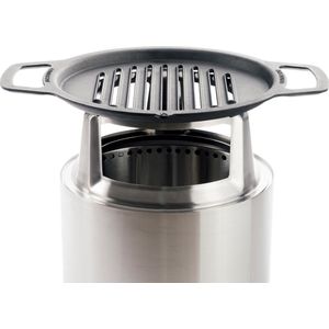 Solo Stove Ranger Gietijzeren Grillplaat + Hub | Roestvrijstalen Hub voor 16,5 cm Verhoging, Aanvulling op Ranger Vuurkorf, Gewicht: 5,7 kg, Diameter Kookoppervlak 36,2 cm